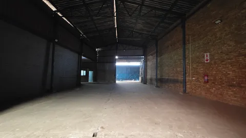 13 Euclio Street, Cnr Euclio and Tide, Germiston, Gauteng 5500m² Warehouse Available to let for rent in Germiston (6)